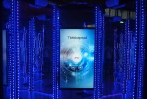 Trykkskjerm, speil og lys.