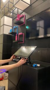 Touch-skjermen settes opp