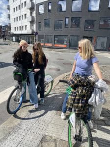 Woarvin, Maja og Lea plotter kjendiser p&aring; Hiddenkartet. Foto Helene